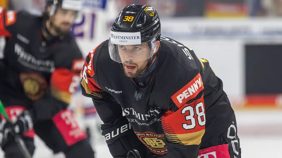 Eishockey WM 2026 Deutschland Fabio Wagner beim Eishockey-Länderspiel Deutschland gegen USA in Mannheim