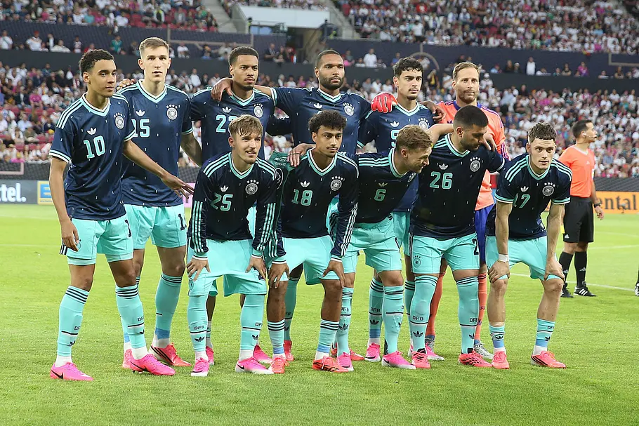 imago1078202201 Die deutsche Nationalmannschaft vor dem Testspiel gegen Finnland.
