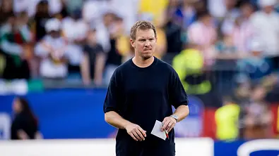 Julian Nagelsmann beißt sich die Lippe. - Foto: IMAGO / Moritz Müller Julian Nagelsmann beißt sich die Lippe. - Foto: IMAGO / Moritz Müller
