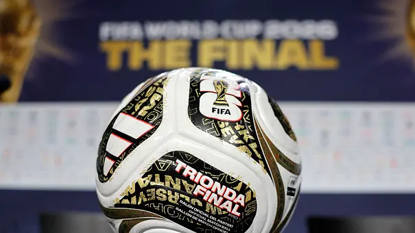 Der offizielle Spielball für die FIFA-Weltmeisterschaft 2026 - Foto: IMAGO / Agencia EFE Der offizielle Spielball für die FIFA-Weltmeisterschaft 2026 - Foto: IMAGO / Agencia EFE