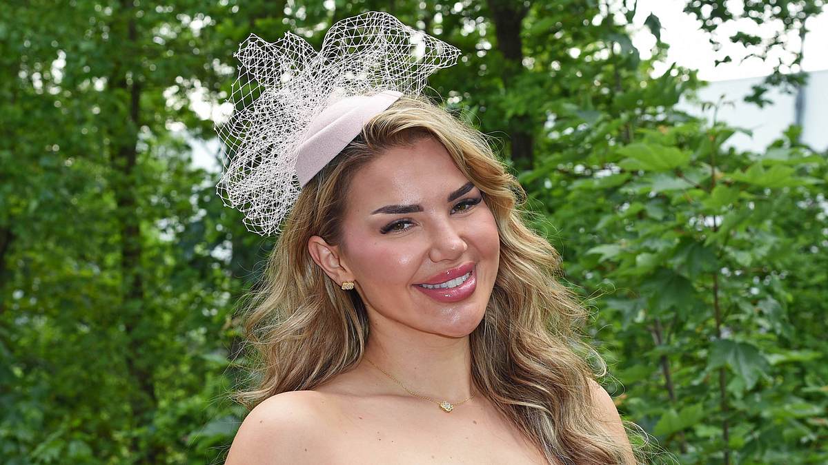 Kim Virginia lächelt in die Kamera