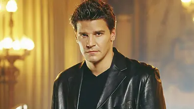 David Boreanaz als Angel für ein Promo-Shoot für die gleichnamige Serie. - Foto: IMAGO / Cinema Publishers Collection