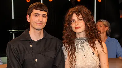 Abor und Tynna bei der NDR Talkshow - Foto:  IMAGO / BREUEL-BILD