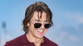 Tom Cruise mit Sonnenbrille lacht - Foto: IMAGO / ABACAPRESS Tom Cruise mit Sonnenbrille lacht - Foto: IMAGO / ABACAPRESS