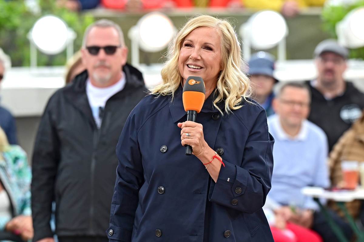 Andrea Kiewel ZDF Fernsehgarten Andrea Kiewel moderiert beim ZDF Fernsehgarten am 25. Mai
