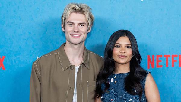 Noah LaLonde und Nikki Rodriguez nehmen an der Pressekonferenz zu Netflix „My Life with the Walter Boys“ Staffel 2 im Netflix-Büro in New York teil. - Foto:  IMAGO / ZUMA Press Wire