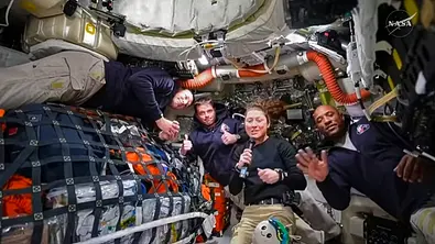 Die Besatzung der Artemis 2 posiert für ein Gruppenfoto.  - Foto: IMAGO / Avalon.red