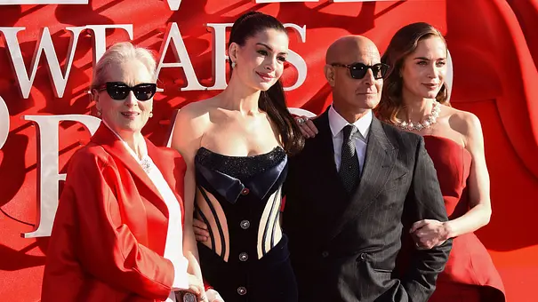 Die Schauspieler von „Der Teufel trägt Prada 2 bei der Europapremiere. - Foto: Imago/ Future Image