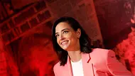 Amira Aly im rosa Blazer. - Foto: IMAGO / Panama Pictures Amira Aly im rosa Blazer. - Foto: IMAGO / Panama Pictures