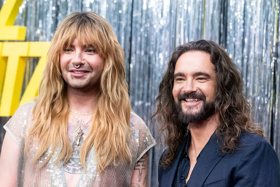 Bill und Tom Kaulitz Bill Kaulitz und Bruder Tom Kaulitz zu Gast auf dem roten Teppich bei der Premiere von der 3. Staffel der Netflix-Serie Kaulitz und Kaulitz im Delphi Filmpalast.