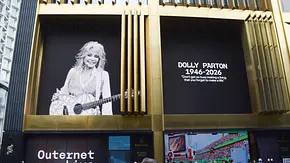 Eine Hommage an Dolly Parton wird im Kunst- und Unterhaltungsstudio Outernet im West End gezeigt - Foto: IMAGO / ZUMA Press Wire Eine Hommage an Dolly Parton wird im Kunst- und Unterhaltungsstudio Outernet im West End gezeigt - Foto: IMAGO / ZUMA Press Wire