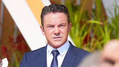 Stefan Mross ist sichtlich betroffen. - Foto: IMAGO / HOFER Stefan Mross ist sichtlich betroffen. - Foto: IMAGO / HOFER