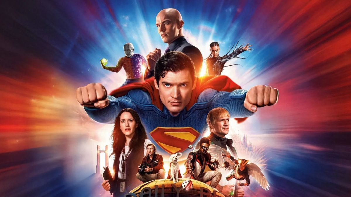 In „Superman“ darf der Kryptonier wieder seine rote Unterhose über seinem Anzug tragen. Ein Werbemotiv zu „Superman“. Superman selbst fliegt in der Mitte, Lex Luthor, Metamorpho, The Engineer, Lois Lane, Guy Garnder, Mr. Terrific, Hawkgirl, Krypto und Jimmy Olsen sind um ihn herum platziert.
