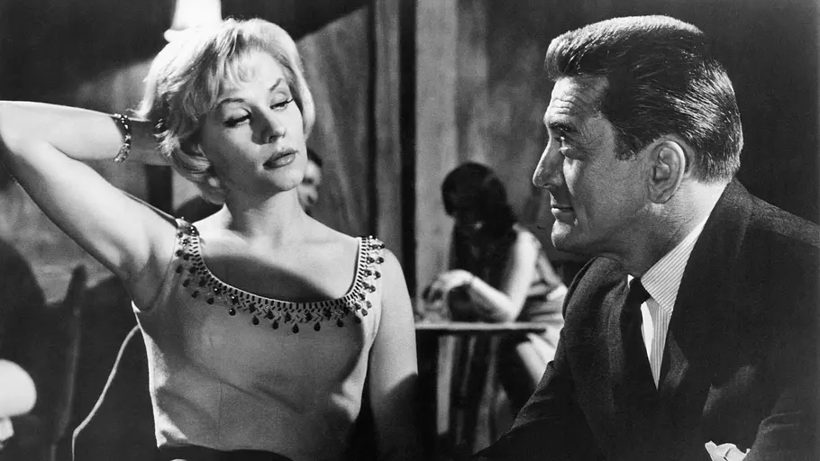 Ingrid van Bergen und Kirk Douglas Ingrid van Bergen und Kirk Douglas gemeinsam in einer Filmszene aus „Town Without Pity“ von 1961.