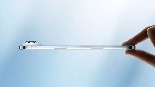 Ein iPhone Air von der Seite - Foto: Amazon/PR