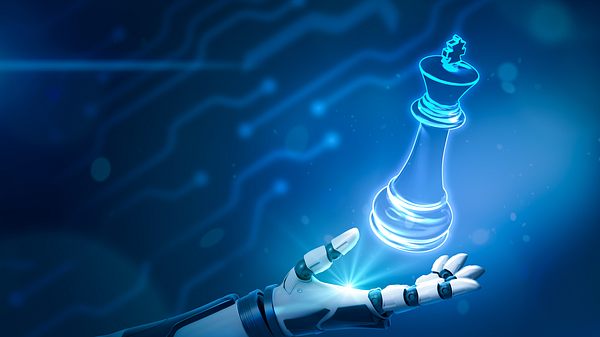 Eine Schachfigur schwebt über einer Roboterhand vor einem futuristischen Hintergrund. - Foto: istock/Gearstd