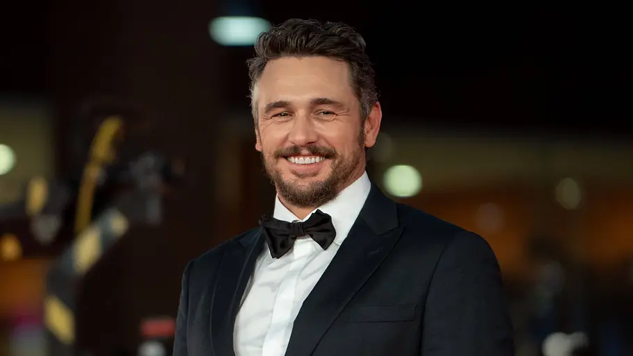 James Franco James Franco steht mit einem Anzug bei den 19. Filmfestspielen in Rom.