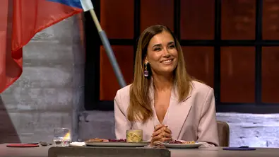 Jana Ina Zarella sitzt in der Jury von „Europa grillt den Henssler“ - Foto: RTL