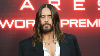 Jared Leto steht auf dem roten Teppich der „Tron: Ares“-Weltpremiere - Foto: IMAGO / WENN Jared Leto steht auf dem roten Teppich der „Tron: Ares“-Weltpremiere - Foto: IMAGO / WENN