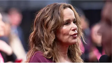 Jennifer Grey von der Seite - Foto: xJustinxNgx xAvalonx