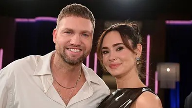 Jessica und Konstantin Streifling zu Gast in der WDR Talkshow Kölner Treff. - Foto:  IMAGO / Horst Galuschka