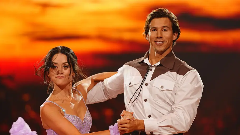 Joel Mattli tanzt mit Malika Dzumaev bei Let's Dance