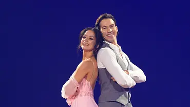 Joel Mattli und Malika Dzumaev stehen Rücken an Rücken  - Foto: RTL / Stefan Gregorowius