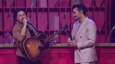 Johannes Oerding und Giovanni Zarrella bei Die Giovanni Zarrella Show  - Foto: IMAGO / HOFER