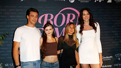 Diego Pooth, Summer Terenzi, Josefine Scholl und Gloria-Sophie Burkandt auf dem Reed Carpet für Born Famous – Fluch oder Segen? - Foto: IMAGO / Future Image Diego Pooth, Summer Terenzi, Josefine Scholl und Gloria-Sophie Burkandt auf dem Reed Carpet für Born Famous – Fluch oder Segen? - Foto: IMAGO / Future Image