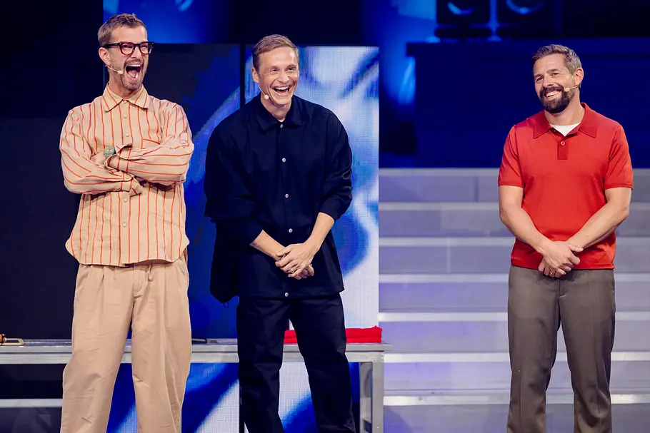 Joko Winterscheidt; Matthias Schweighöfer; Klaas Heufer-Umlauf Joko Winterscheidt; Matthias Schweighöfer; Klaas Heufer-Umlauf stehen bei der neuen Show auf der Bühne