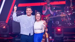 Nico Santos und „The Voice“-Kandidatin Laura Kensy. - Foto: Seven.One Entertainment Group GmbH
