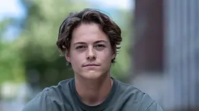 Julian Krenn mit ernstem Gesichtsausdruck. - Foto: RTL / Pit Faul Julian Krenn mit ernstem Gesichtsausdruck. - Foto: RTL / Pit Faul