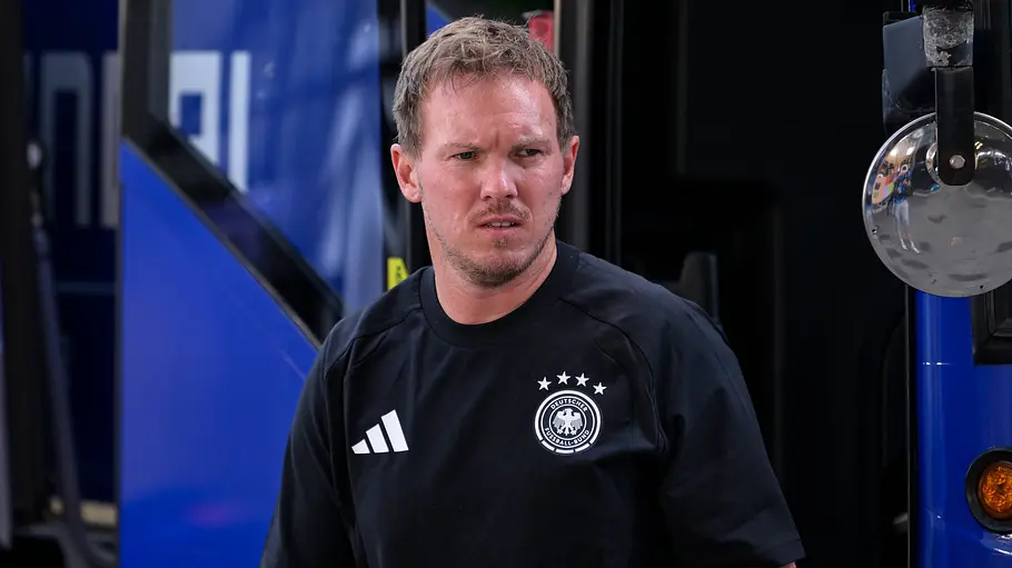 Julian Nagelsmann Trainer Julian Nagelsmann mit DFB-Trikot bei der Ankunft zur WM 2026