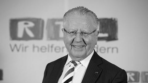„Grill den Henssler“-Juror Heinz Horrmann ist tot - schwarz-weiß Bild  - Foto: IMAGO / Sven Simon