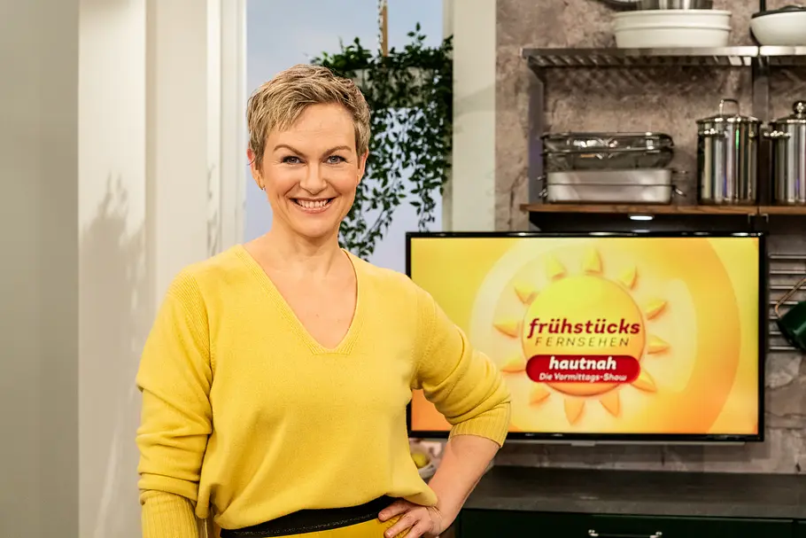 Karen Heinrichs Moderatorin Karen Heinrichs im Studio des „SAT.1-Frühstücksfernsehens“