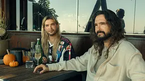 Bill und Tom Kaulitz mit nachdenklichen Blicken bei Staffel 3 von „Kaukitz & Kaulitz“ - Foto: Netflix Bill und Tom Kaulitz mit nachdenklichen Blicken bei Staffel 3 von „Kaukitz & Kaulitz“ - Foto: Netflix