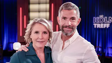 Susan Link und Micky Beisenherz bei der Aufzeichnung der WDR-Talkshow Kölner Treff im WDR Studio - Foto: IMAGO / Future Image Susan Link und Micky Beisenherz bei der Aufzeichnung der WDR-Talkshow Kölner Treff im WDR Studio - Foto: IMAGO / Future Image