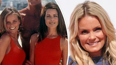 Kelly Packard und Mitzi Kapture früher in Baywatch vs. heute.  - Foto: IMAGO / Everett Collection und IMAGO / ZUMA Press Wire
