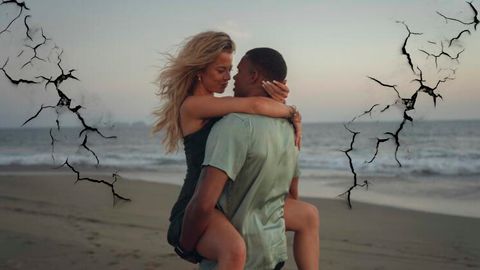 Kevin und Emely „Too Hot to Handle“ umarmen sich - Foto: Netflix / Paul Hepper