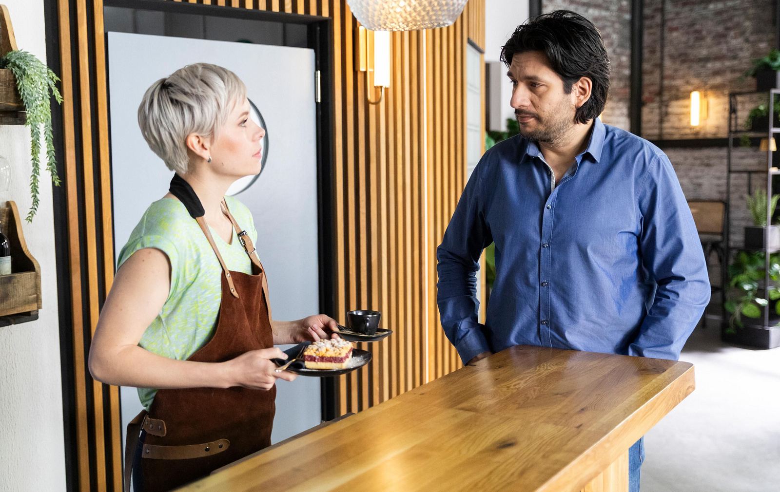 "Alles was zählt"-Stars verraten: Betrügt Kim Ben mit Maximilian?