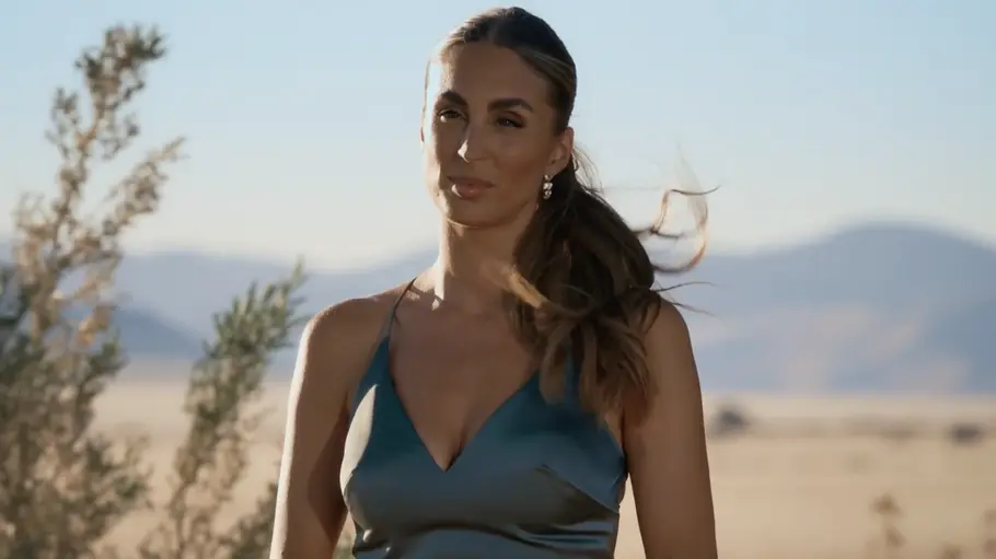Kim reagiert auf Bachelors-Rauswurf durch Tim Als Kim im Bachelors-Finale realisiert, dass Tim sie rauswirft und Miri wählt, verfinstert sich ihr Gesicht.