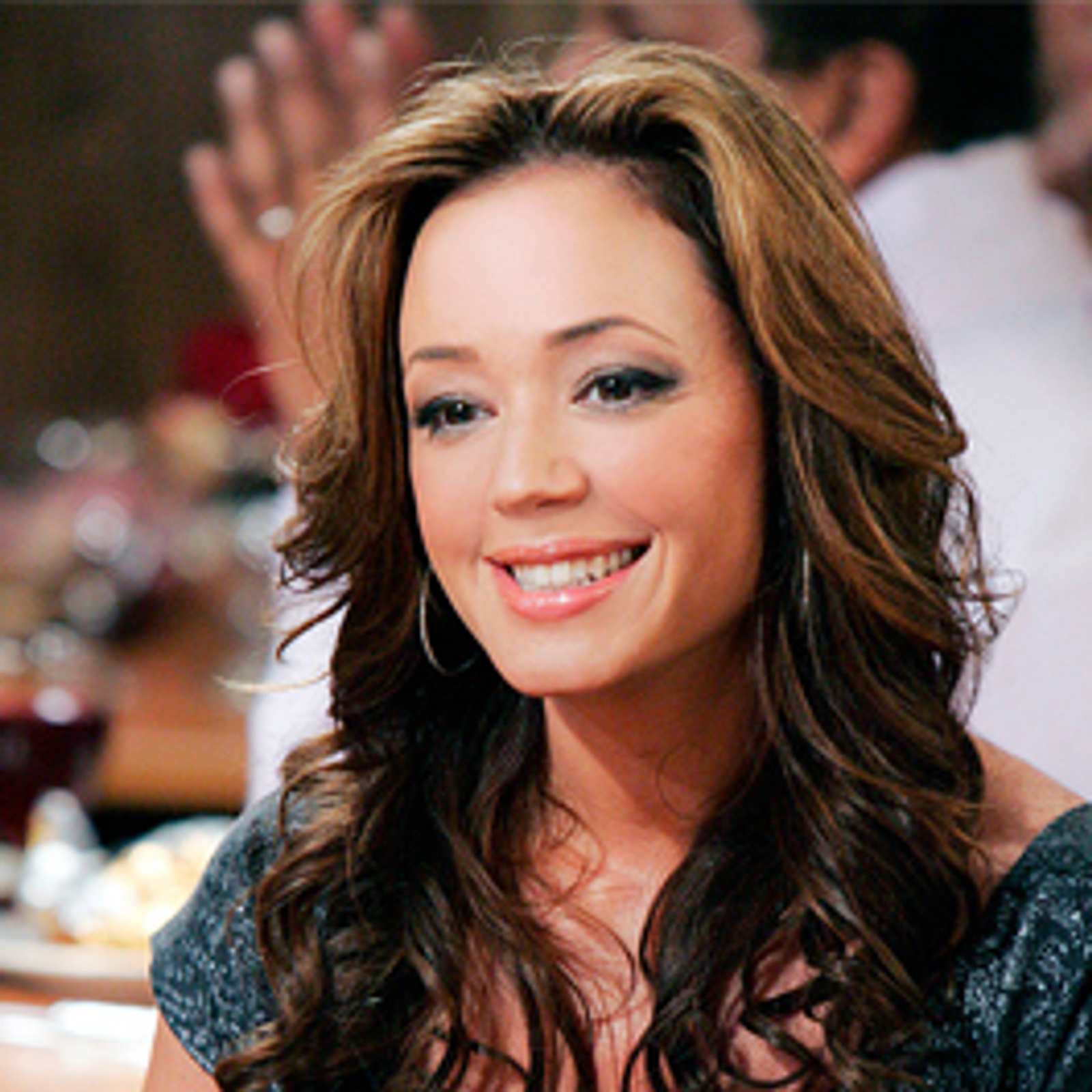 Leah Remini als "Carrie Heffernan" | "King of Queens": Was machen die Stars  der Kult-Serie heute?!