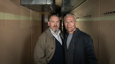 Klaus J. Behrendt und Dietmar Bär in ihren Rollen als Tatort-Ermittler. - Foto: WDR/BavariaFiction/Thomas Kost