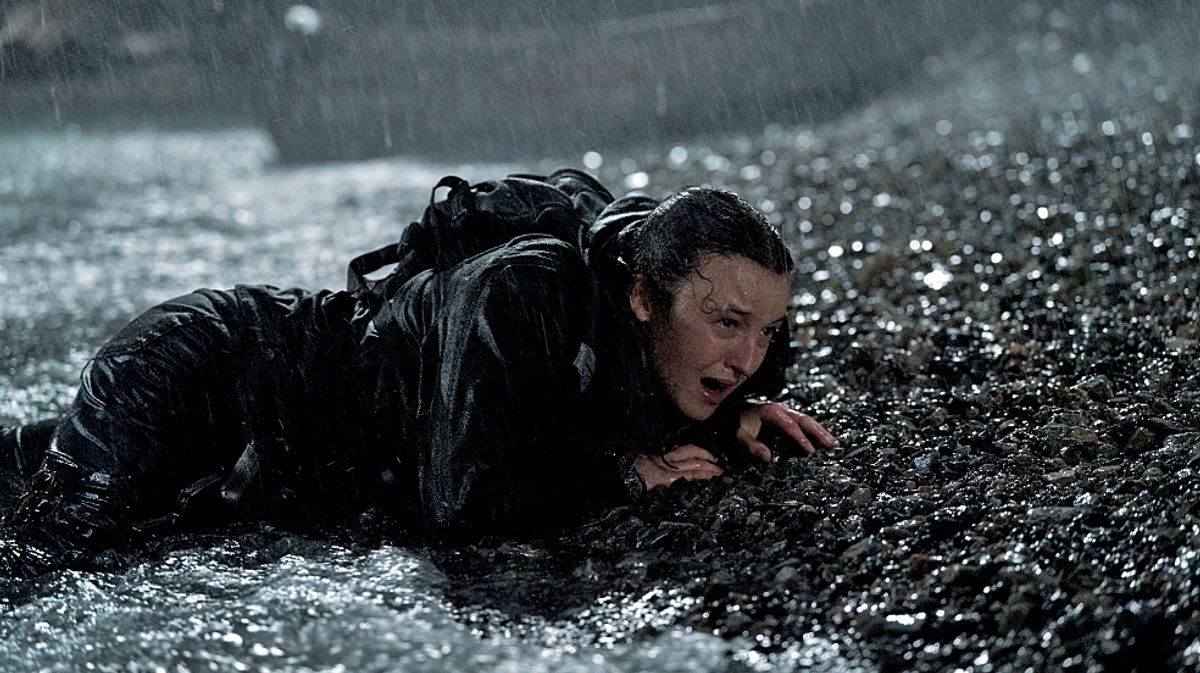 Ellie (Bella Ramsey) wird im Staffel-2-Finale am Ufer der Seraphiten angespült