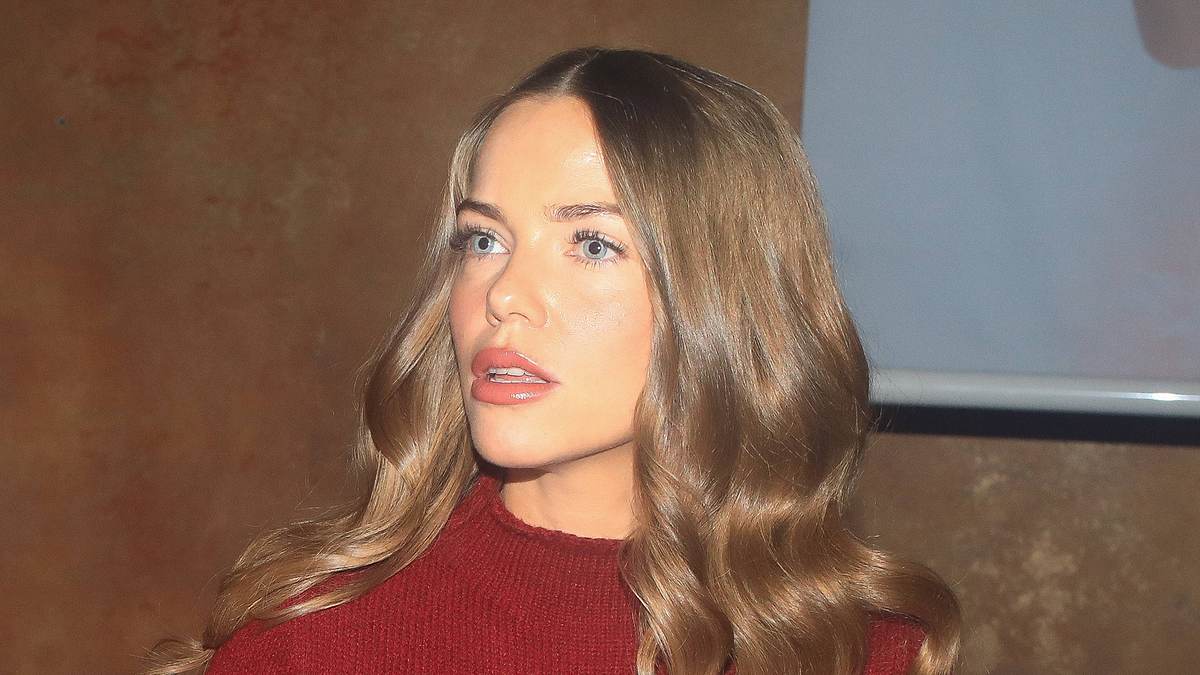 Laura Maria Rypa trauert um ihr Kaninchen Bounty.