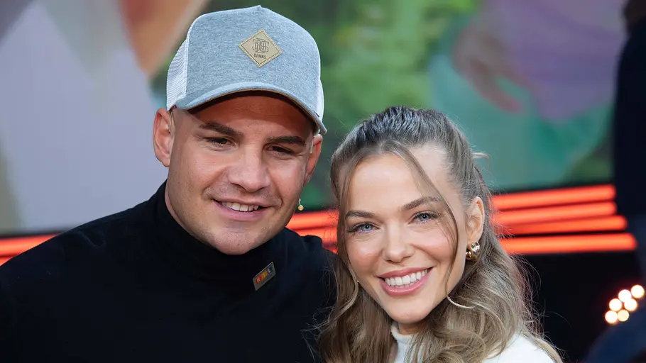 Bahnt sich eine Versöhnung bei Laura Maria Rypa und Pietro Lombardi an? Laura Maria Rypa posiert eng mit Pietro Lombardi