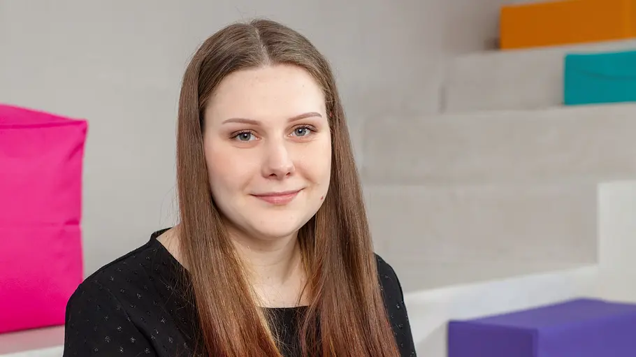 Lavinia Wollny posiert für ein Fotoshooting. 