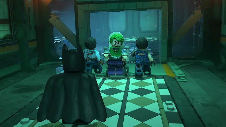 Lego Batman sieht zu wie Lego Joker im Arkham Asylum von zwei Cops (darunter Lego Aaron Cash) eskortiert wird.