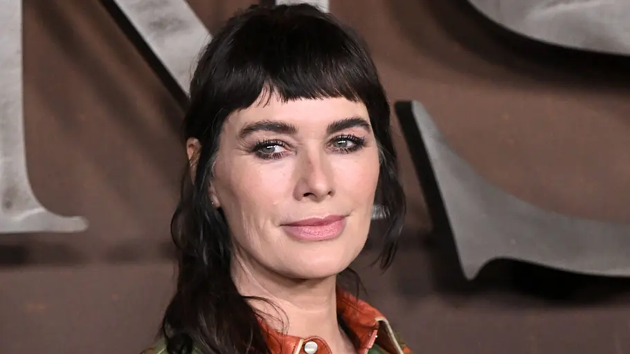 Lena Headey startet mit „The Abandons“ durch. Lena Headey mit Pony bei der Premiere von „The Abandons“ .
