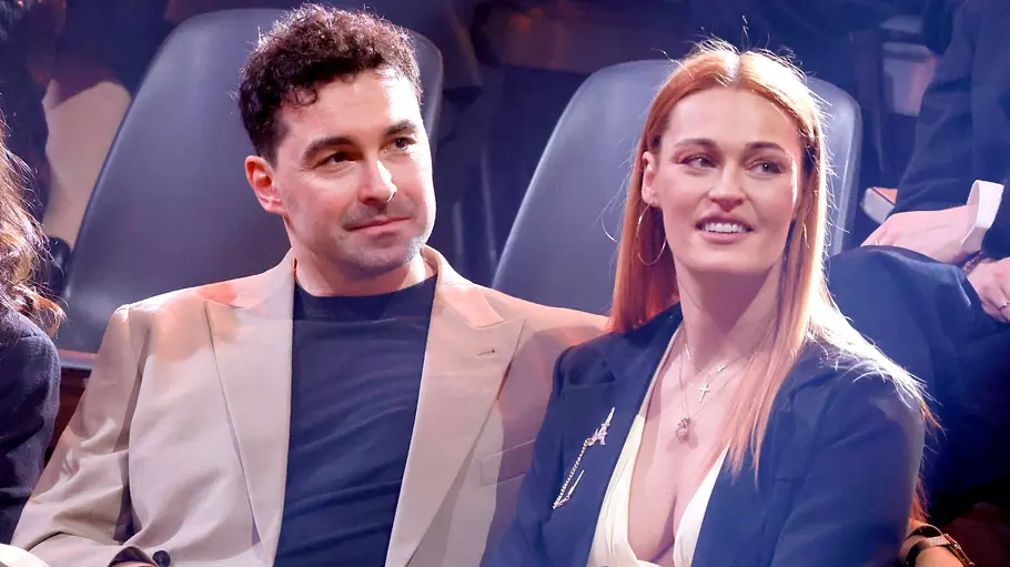 Tänzer Andrzej Cibis und seine Frau, Tänzerin Victoria Kleinfelder-Cibis (mit Babybauch) bei der vierten Tanzshow der 19. Staffel der RTL-Tanzshow Lets Dance
